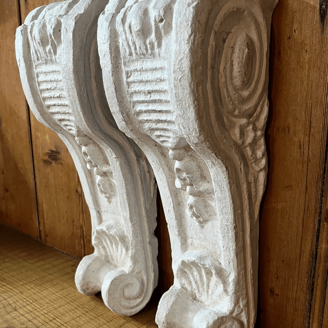 A Pair Of Decorative Plaster Corbels Adorned With Shells