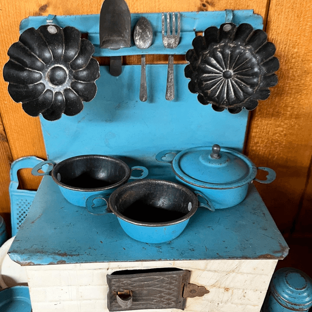 1950’s German Tinplate Toy Kitchen With Accessories 