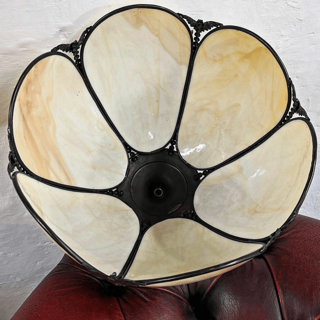 A Tiffany Style Tulip Design Plexiglass Pendant Shade