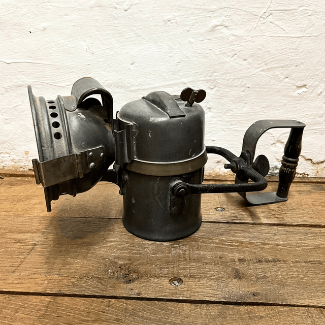 A Vintage Railway Hand Lamp Made By The Premier Lamp And Engineering Co. Ltd. Of Leeds