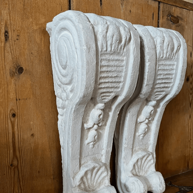 A Pair Of Decorative Plaster Corbels Adorned With Shells