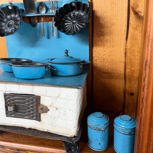 1950’s German Tinplate Toy Kitchen With Accessories 