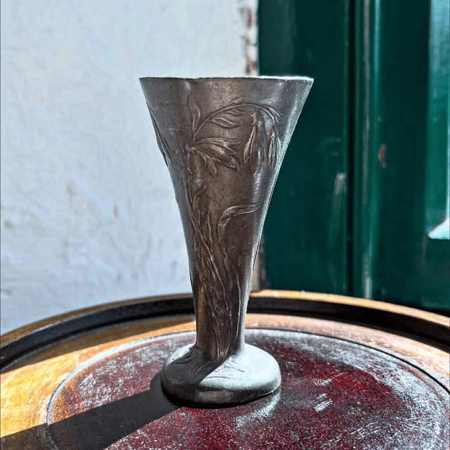 An Art Nouveau Kayserzinn pewter vase, likely designed by Hugo Leven for J.P. Kayser & Sohn AG