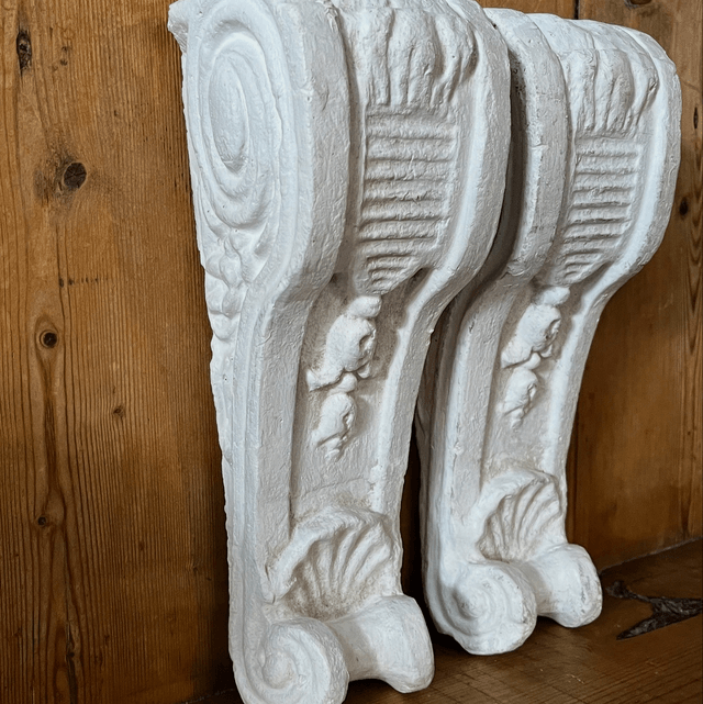 A Pair Of Decorative Plaster Corbels Adorned With Shells