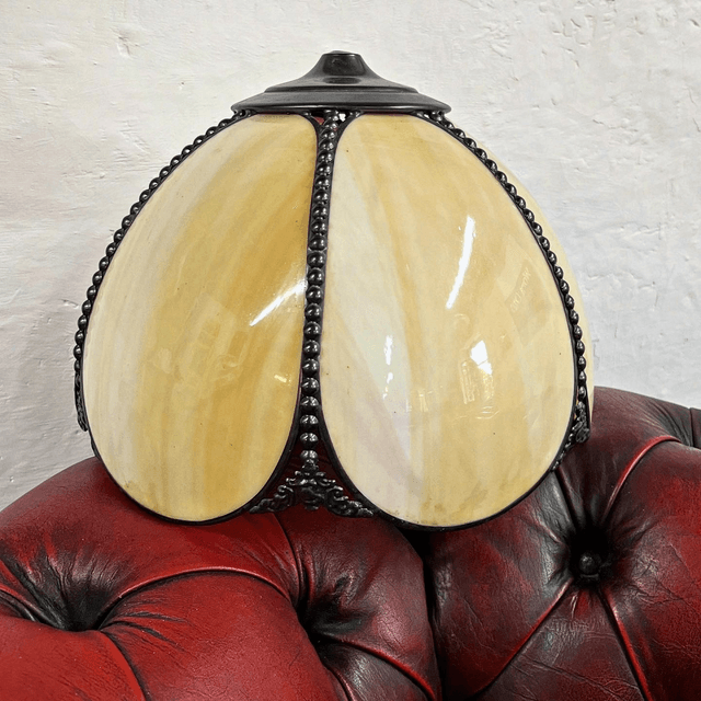 A Tiffany Style Tulip Design Plexiglass Pendant Shade