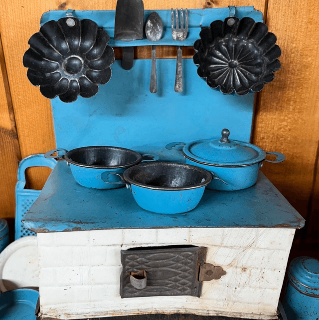 1950’s German Tinplate Toy Kitchen With Accessories 