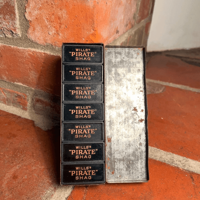 Set of 28 Wills’s Pirate Shag Dominoes Empire Size In Tin Box