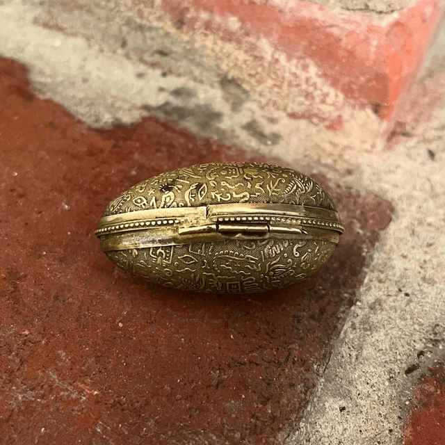 A 19th Century Victorian Egyptian Revival Coin Purse of Egg Form
